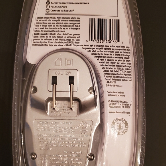New Duracell Pink Mini Charger - Picture 3 of 4